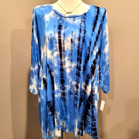 Olivia Sky Tops - Comfy tie dye blue tunic - very flowy and has stretch!! (NWT)